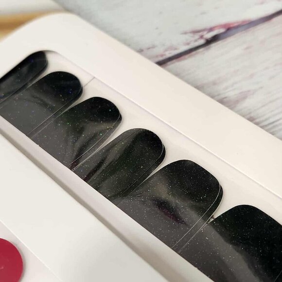 Retired Color Street- Heart Bundle - Picture 5 of 9